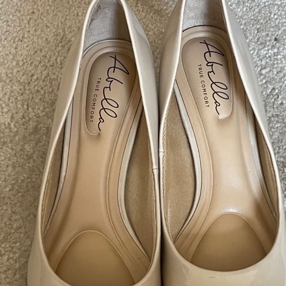 Shoes - Picture 3 of 4